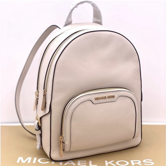 Michael Kors Jaycee Medium
Pebbled Leather Backpack Light
Cream - Picture 14 of 15